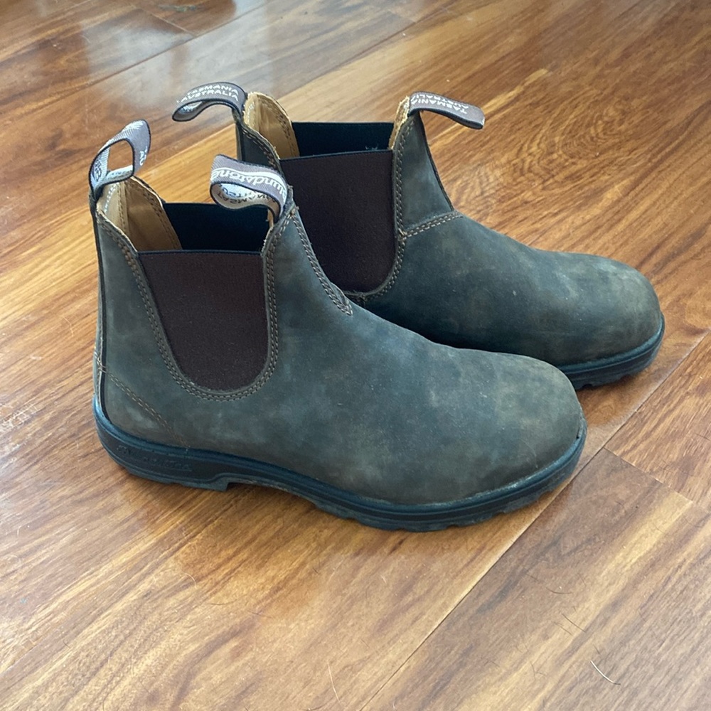 Classic Chelsea Blundstones
